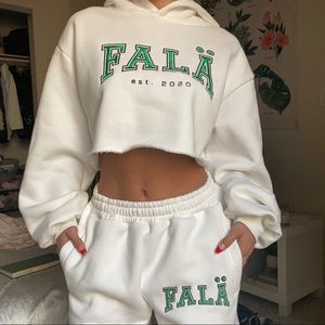 FALA \\ crop hoodie